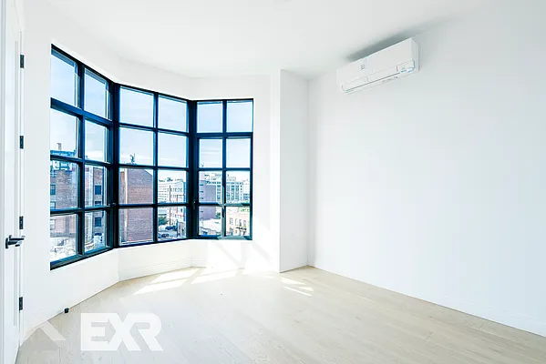 Rented by EXR | media 8