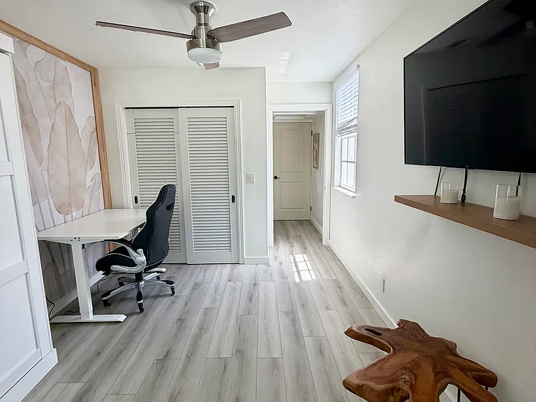350 Forest Hill Blvd — Photo 15