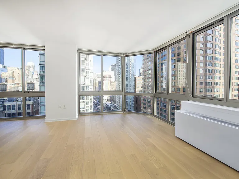 100 W 26th St #18A — Photo 1