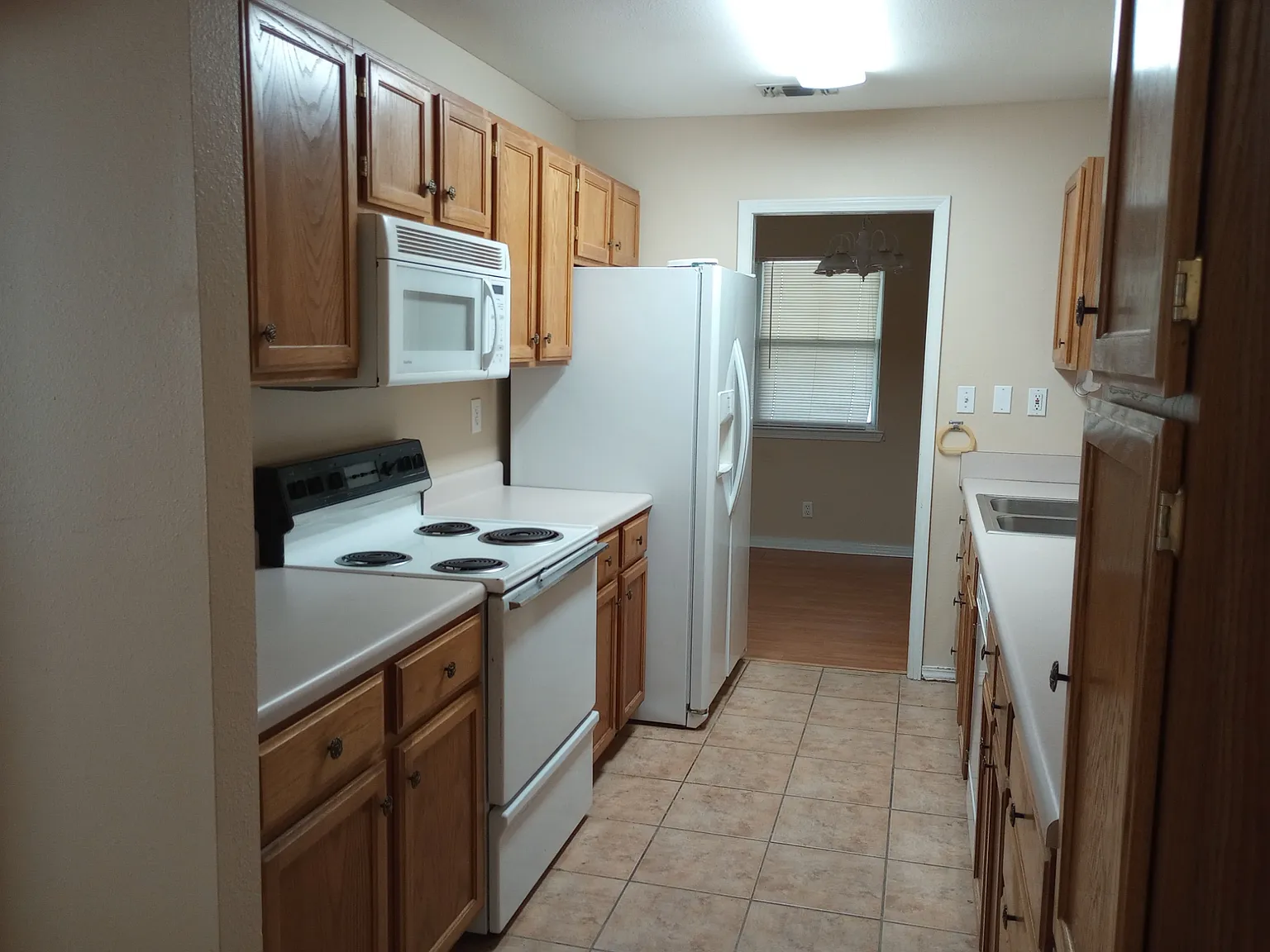 3 bed, 1200 sqft, $1,500 — Photo 4