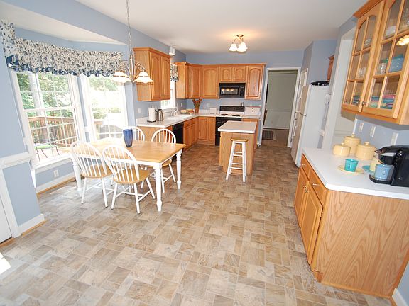 5th image of 9605 Rockstone Ct