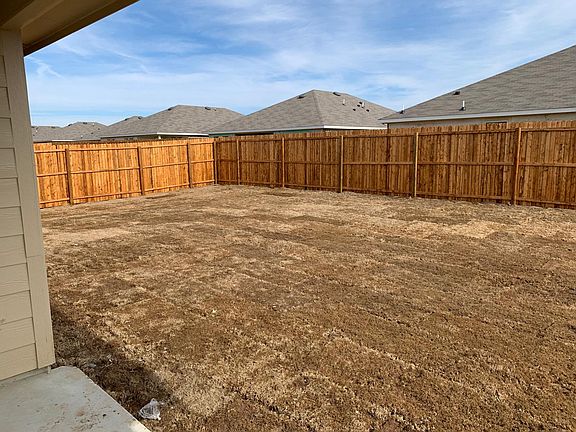 4th image of 901 Cottonwood Way