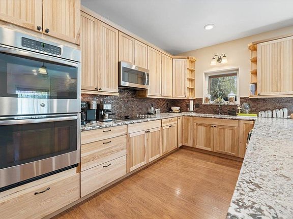 3rd image of 2640 Waugstroe Dr