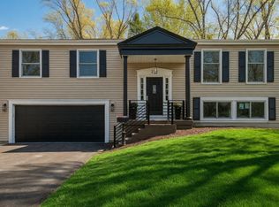 212 S River Rd, Naperville, IL 60540