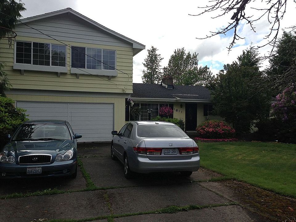 2nd image of 1611 College St NE