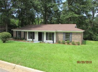 1132 Greenway Dr E, Mobile, AL 36608