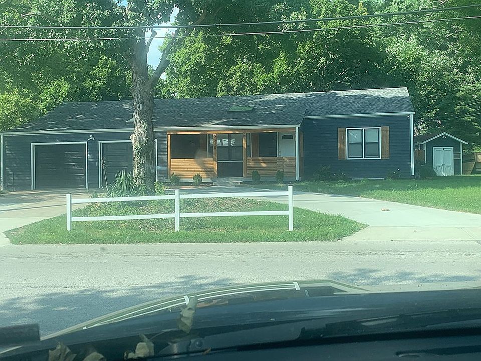 1st image of 318 W Sweeney Blvd