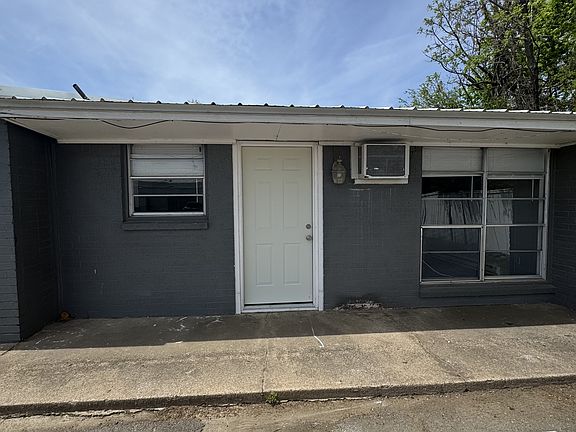 2nd image of 100 Georgia Pl APT 11