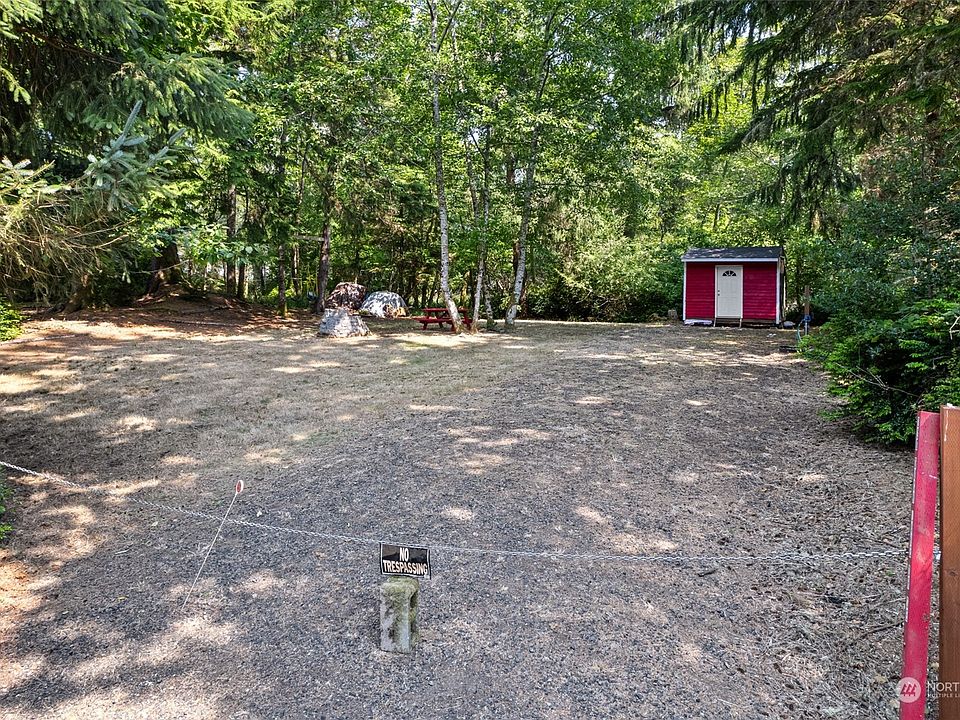 1st image of 220 Duck Lake Drive SE