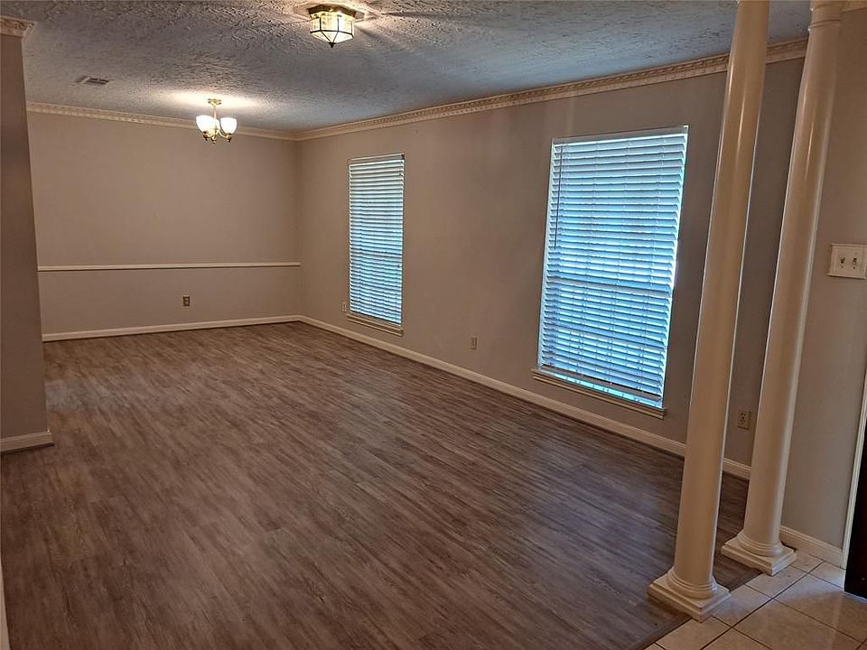 1st image of 11911 Stanwood Dr