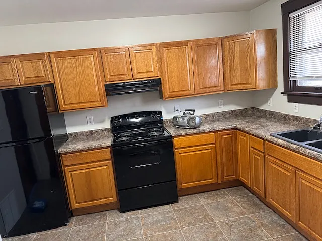 3 bed, 1200 sqft, $1,490 — Photo 1