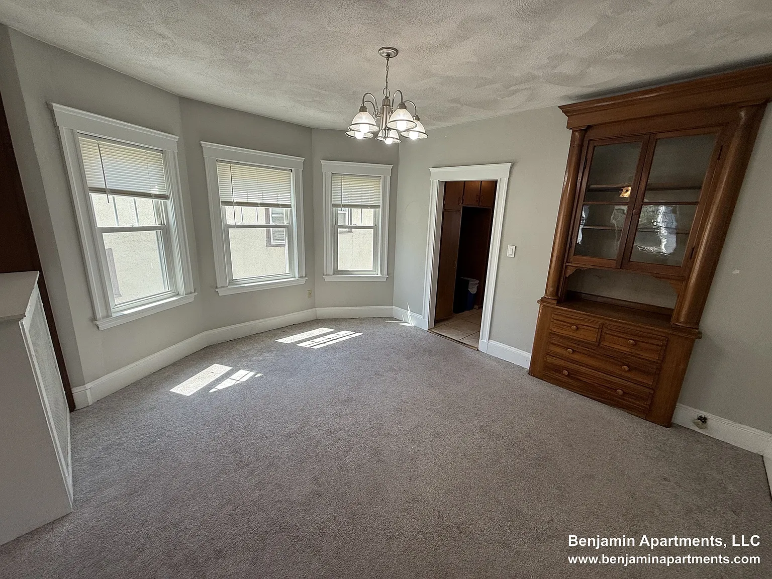 5 bed, 2.0 bath, $4,995 — Photo 4