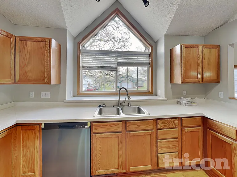 5535 Highland Trl — Photo 4