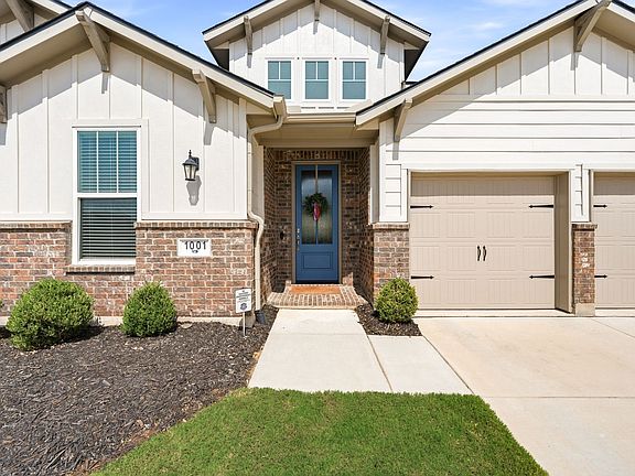 5th image of 1001 Blueberry Way