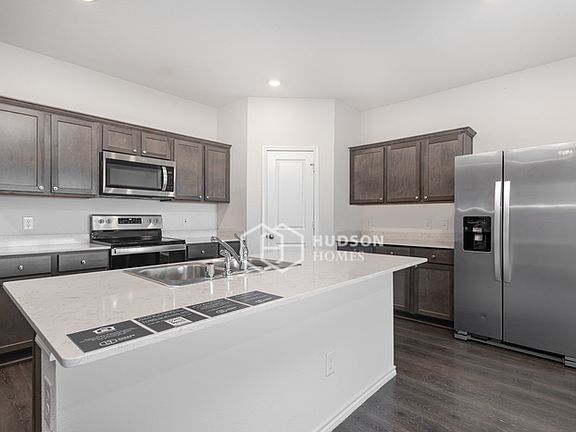 5th image of 612 Quin Ln