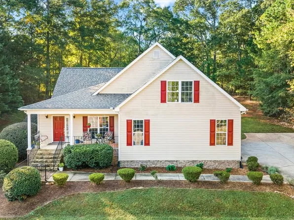 124 Honeycomb Ln, Central, SC 29630
