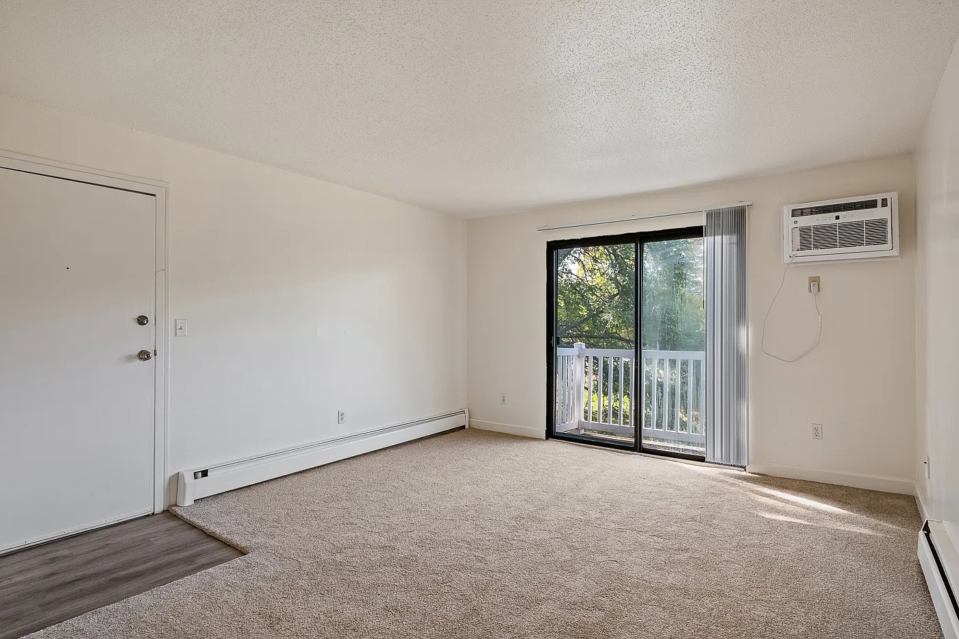 Crossroads Apartments — Photo 3