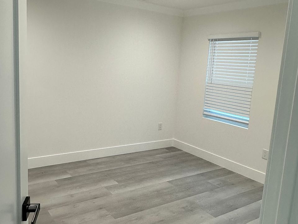 1st image of 500 W Buckthorn St #2