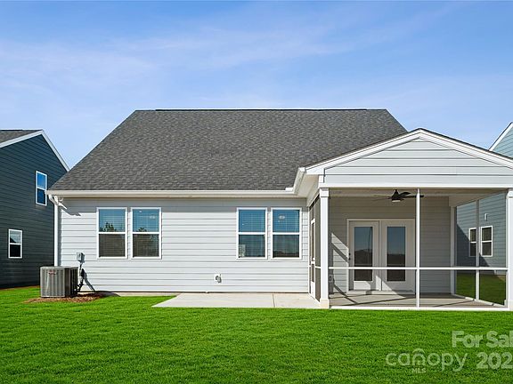 2nd image of 885 Exeter Dr
