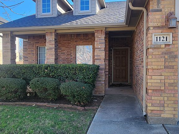 2nd image of 1121 Beaverwood Ln