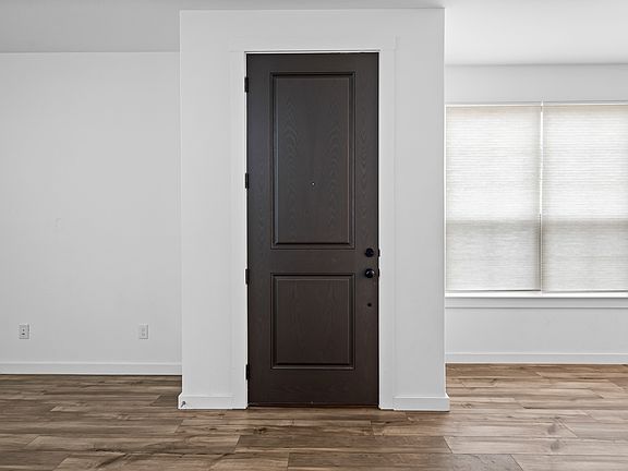4th image of 2714 Parkview Pl