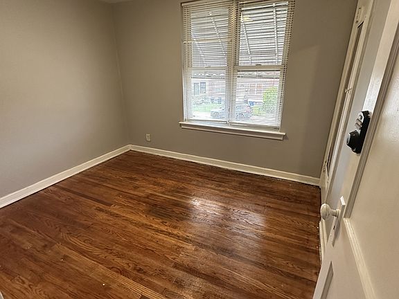 2nd image of 3737 Richmond St