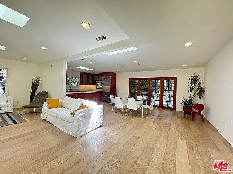 7586 Woodrow Wilson Dr — Photo 8