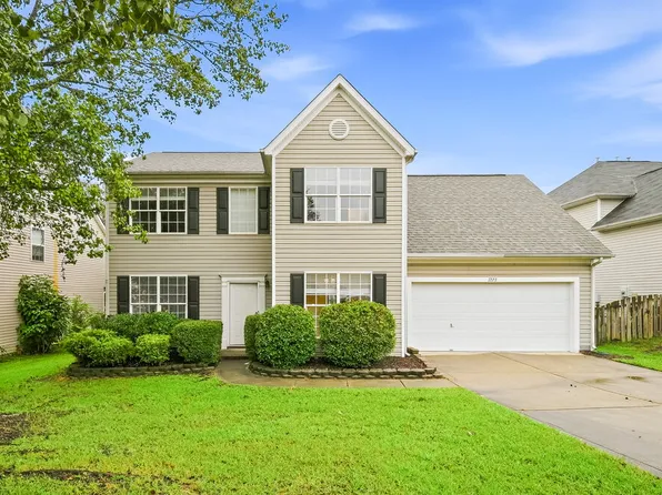 7223 Claiborne Woods Rd, Charlotte, NC 28216