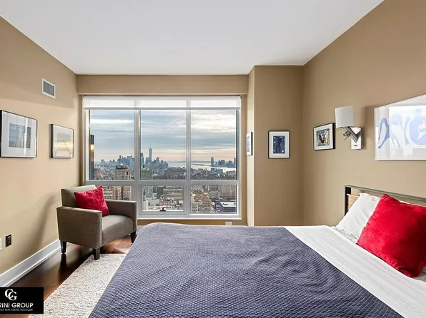 350 West 42nd Street 46E image 3 of 14