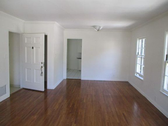 2nd image of 8714 Holloway Dr #8720-1/2