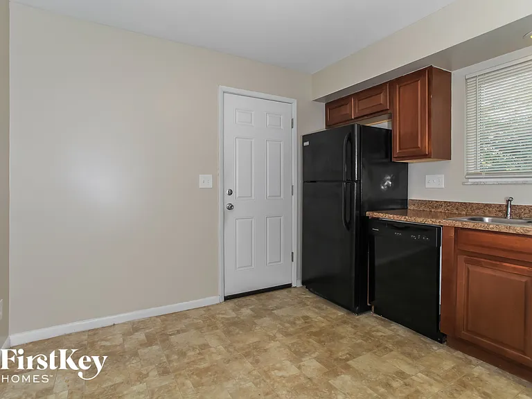 552 Waycross Rd — Photo 5