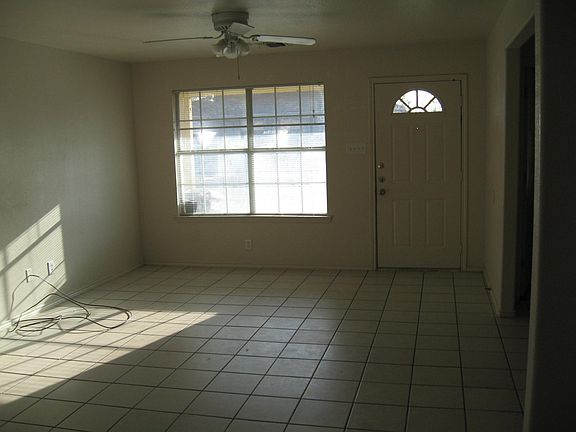 2nd image of 7549 Oak Chase