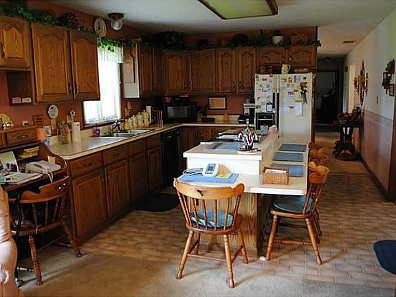 3rd image of 236 W Lawton Cir