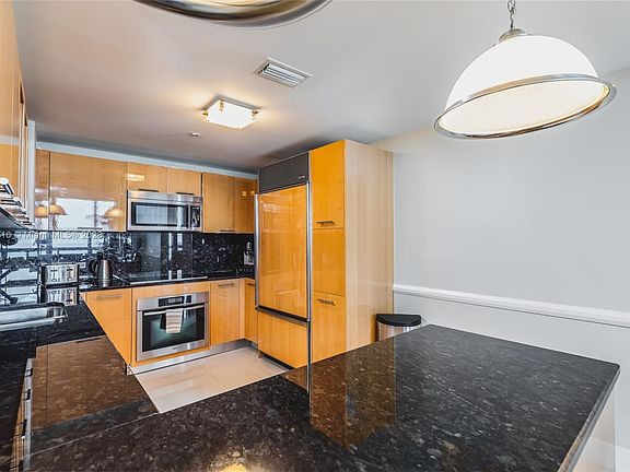 5th image of 6899 Collins Ave Unit 706