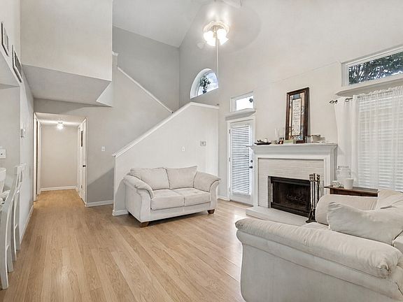 2nd image of 805 Brockden Dr