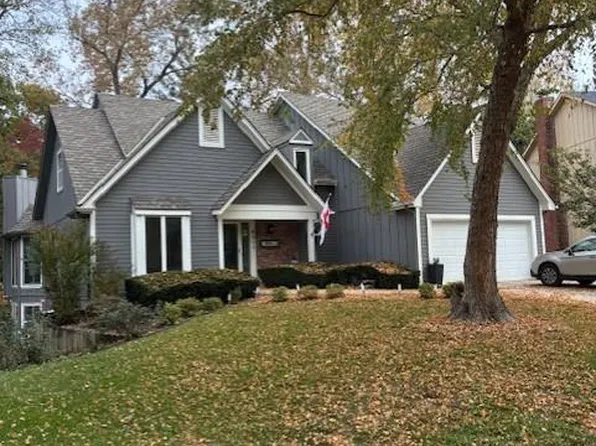 4011 NE Woodridge Dr, Lees Summit, MO 64064
