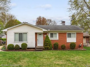 28507 Lyndon St, Livonia, MI 48154