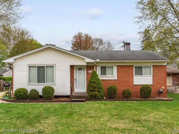 28507 Lyndon St, Livonia, MI 48154