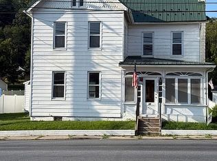 96 Penn St, Lenhartsville, PA 19534