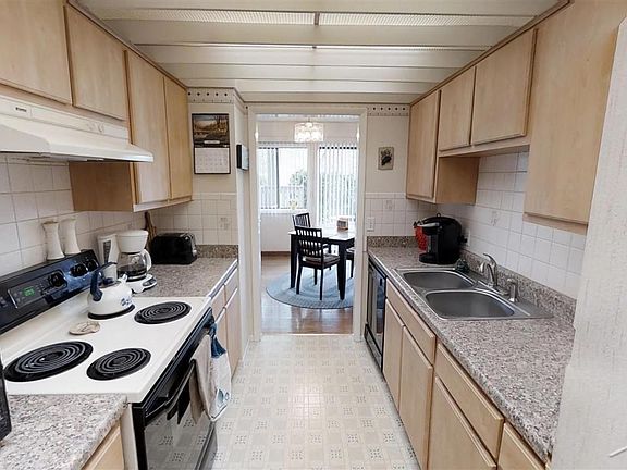 3rd image of 6214 Fairway Pines Ct 3