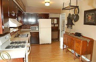 4th image of 2381 Brisbane St