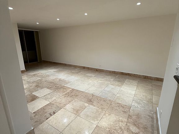 5th image of 804 18th St