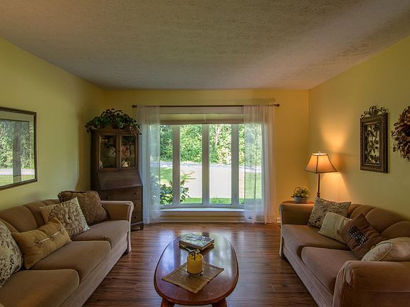 5th image of 239 Country Ln