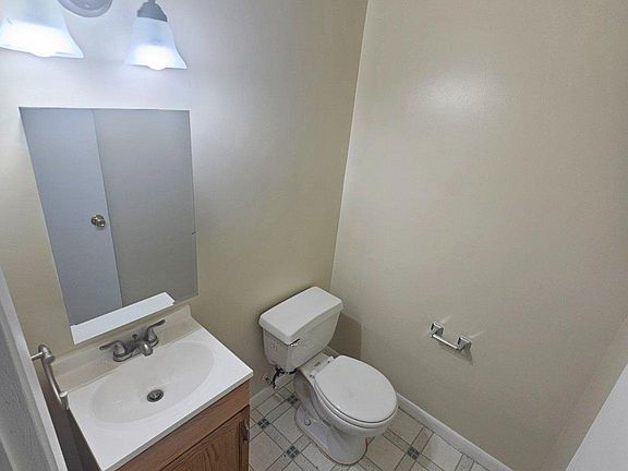 2nd image of 35 Kinsman View Cir