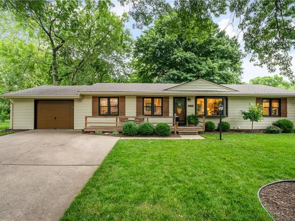 8039 Kessler St, Overland Park, KS 66204