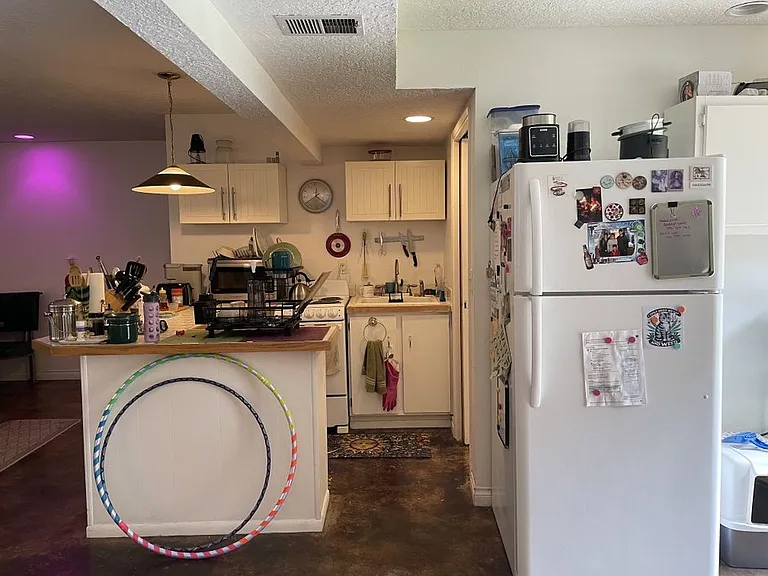 1500 SE Eastwood Ct #5 — Photo 4