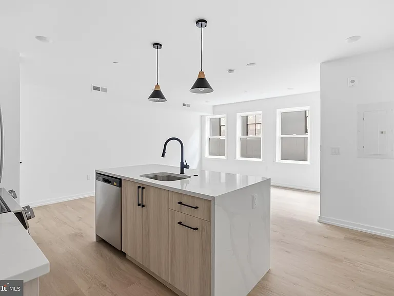 208 Vine St #2E — Photo 3