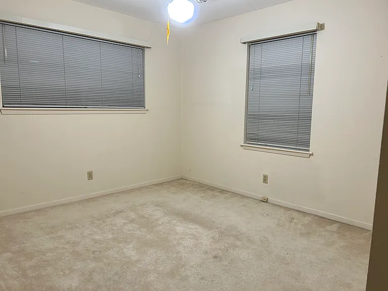 7214 Sharpview Dr — Photo 9