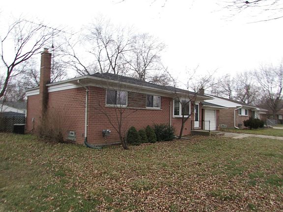 3rd image of 23006 Shoreview St
