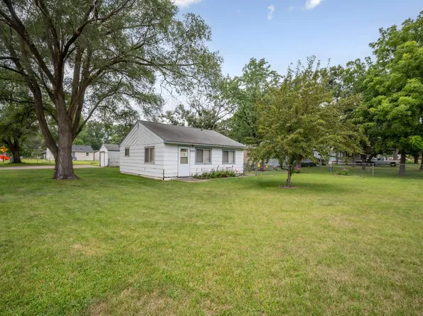 10902 7th St NE, Blaine, MN 55434